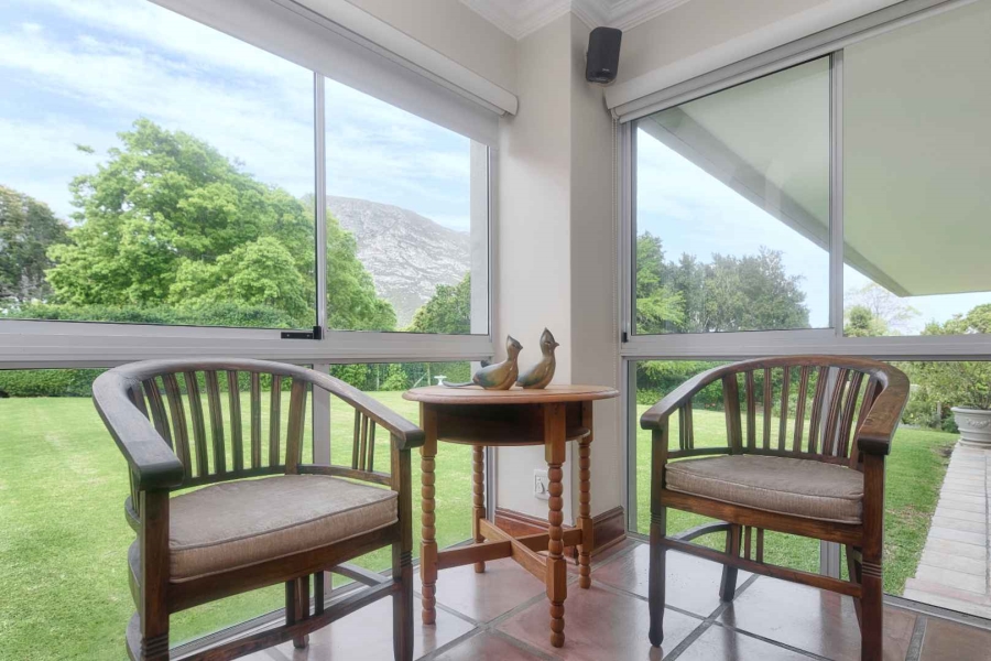 5 Bedroom Property for Sale in Fernkloof Estate Western Cape